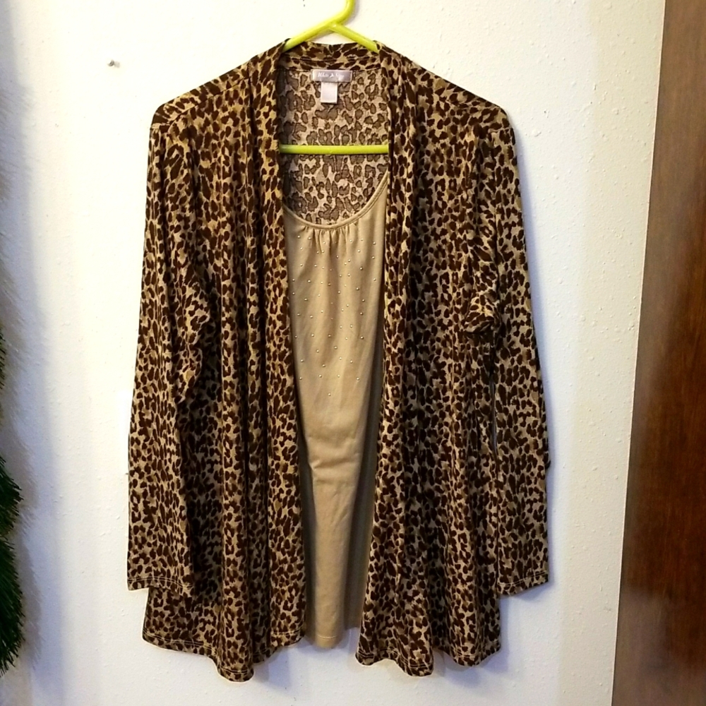 White Stag Top size XL leopard